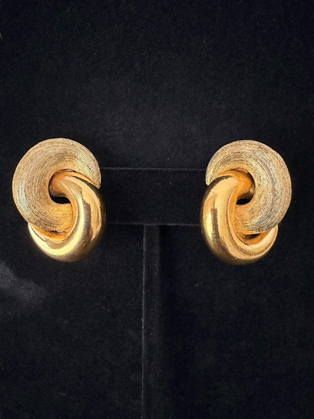 Auth Christian Dior Interlocking Knot Clip-on Earrings